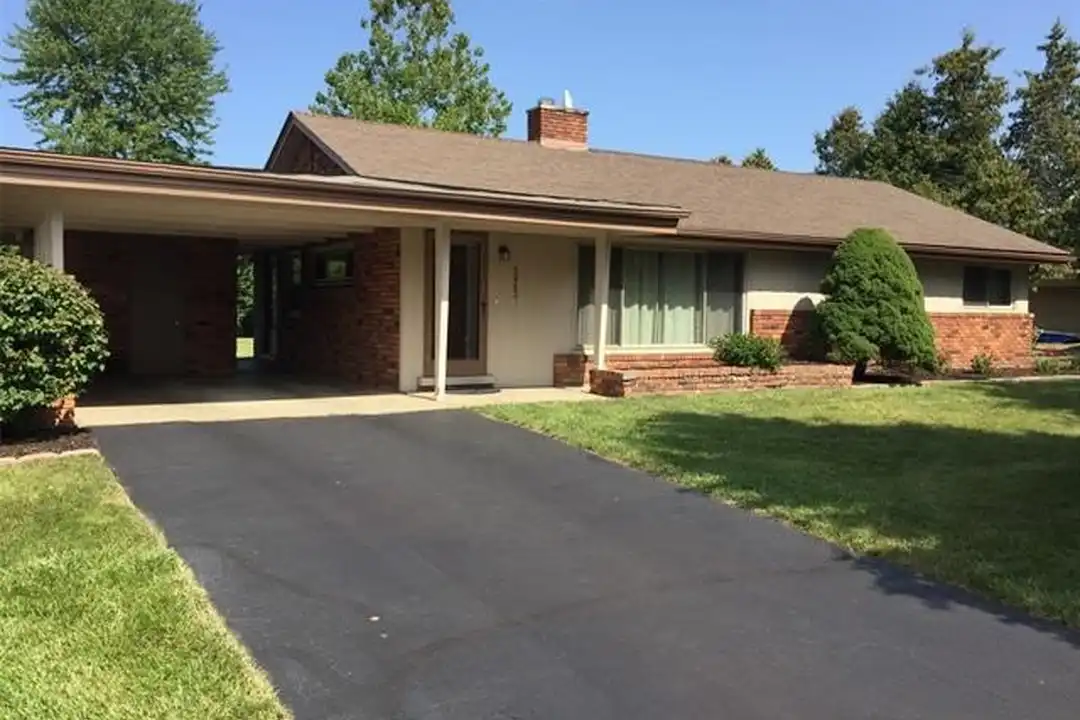 2663 Colonial Way – photo 1 of 26