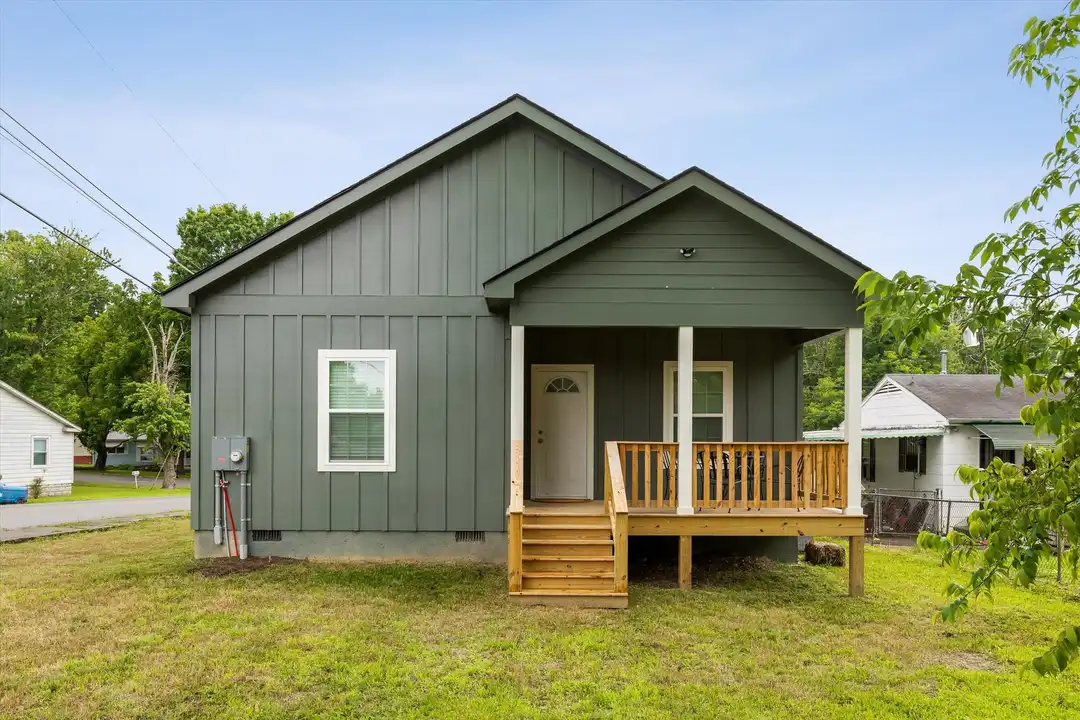 116 Hickory St - View 2
