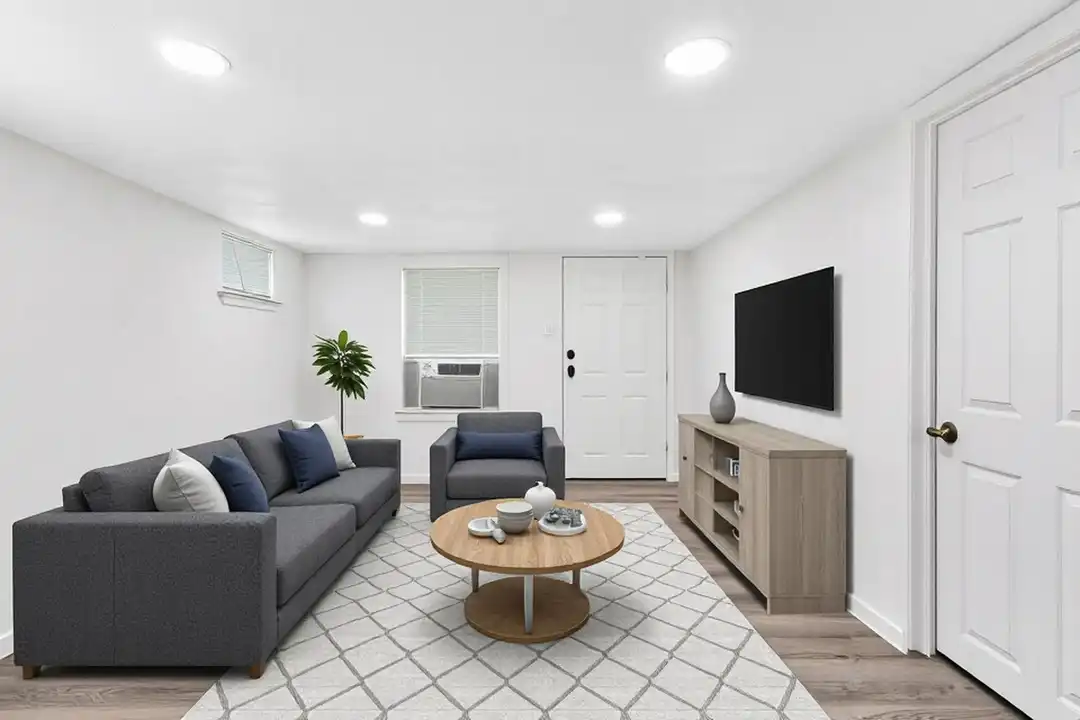 107 E 11th St