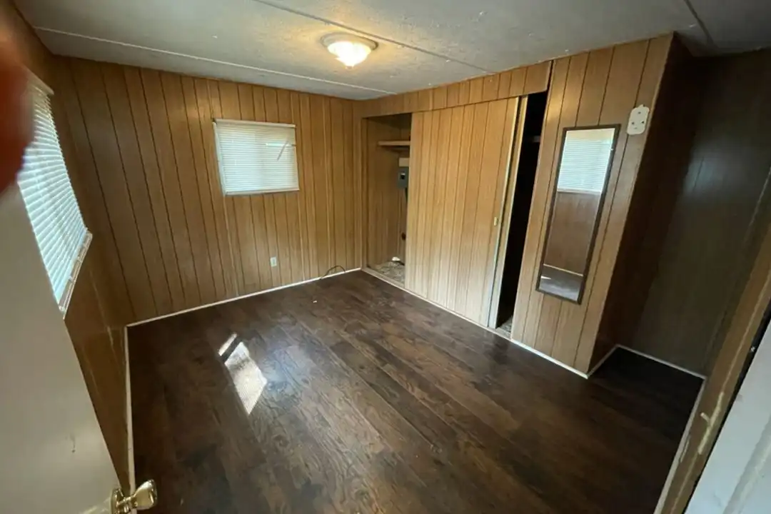 4159 Dunsmuir Ave unit B – photo 1 of 6