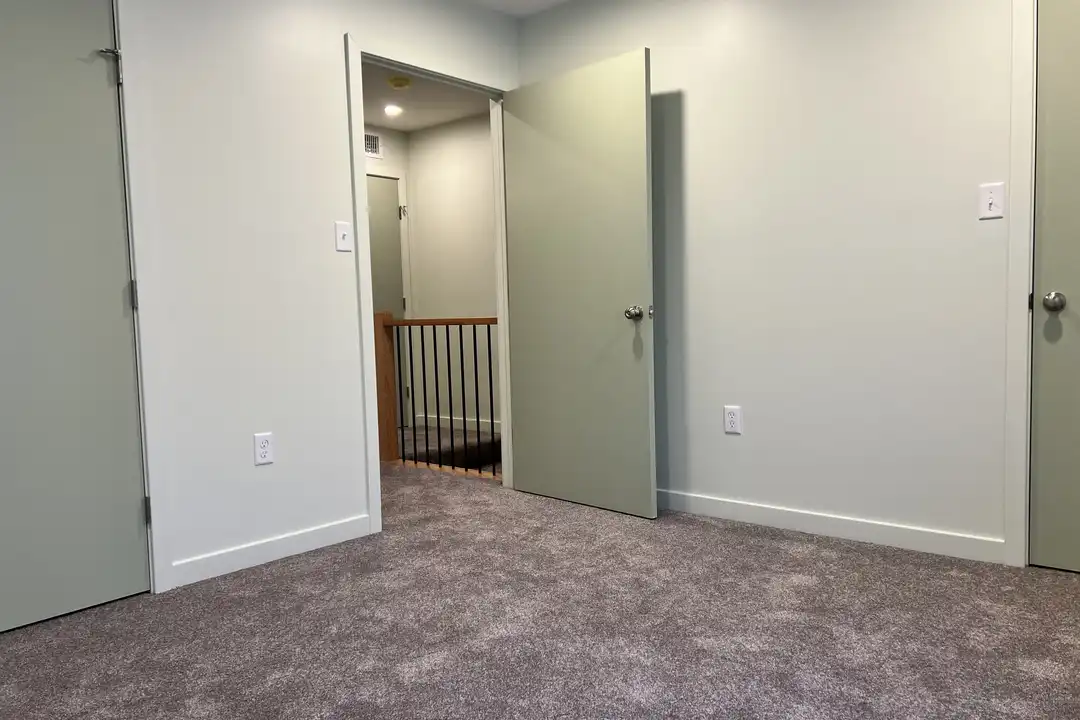 44 W Green St unit 44 W Green St - View 4
