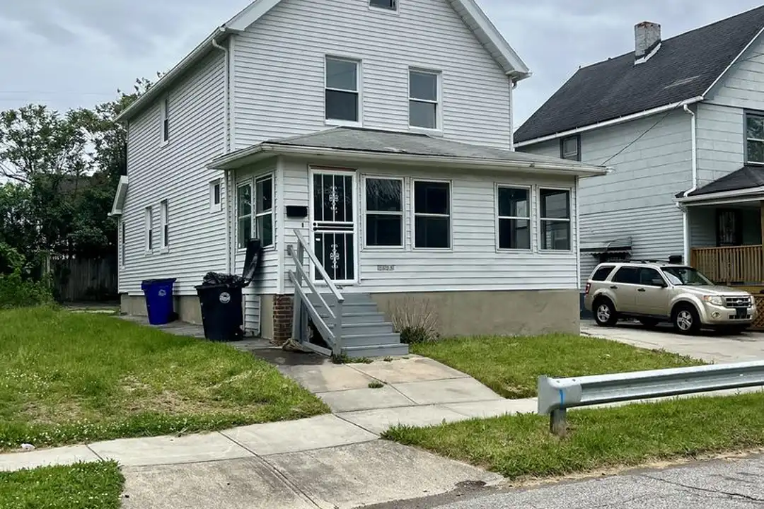 3623 E 103rd St – photo 1