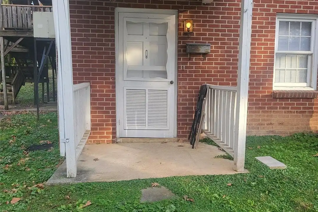 451 Montgomery Ave #5 - View 3