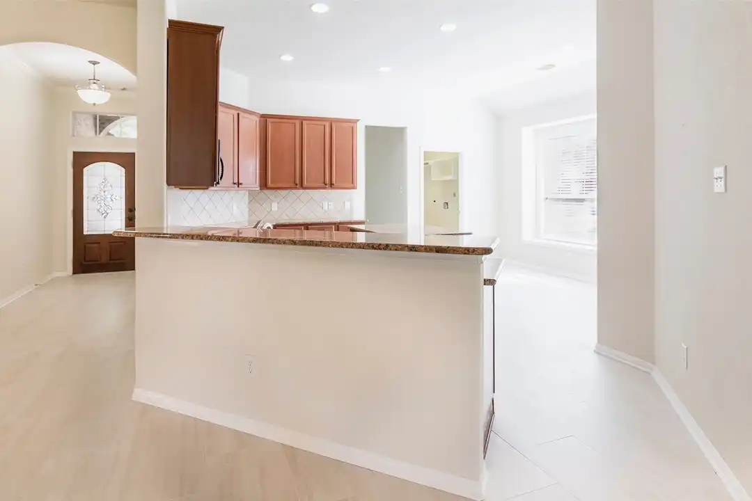 7003 Kendall Lake Ct - More