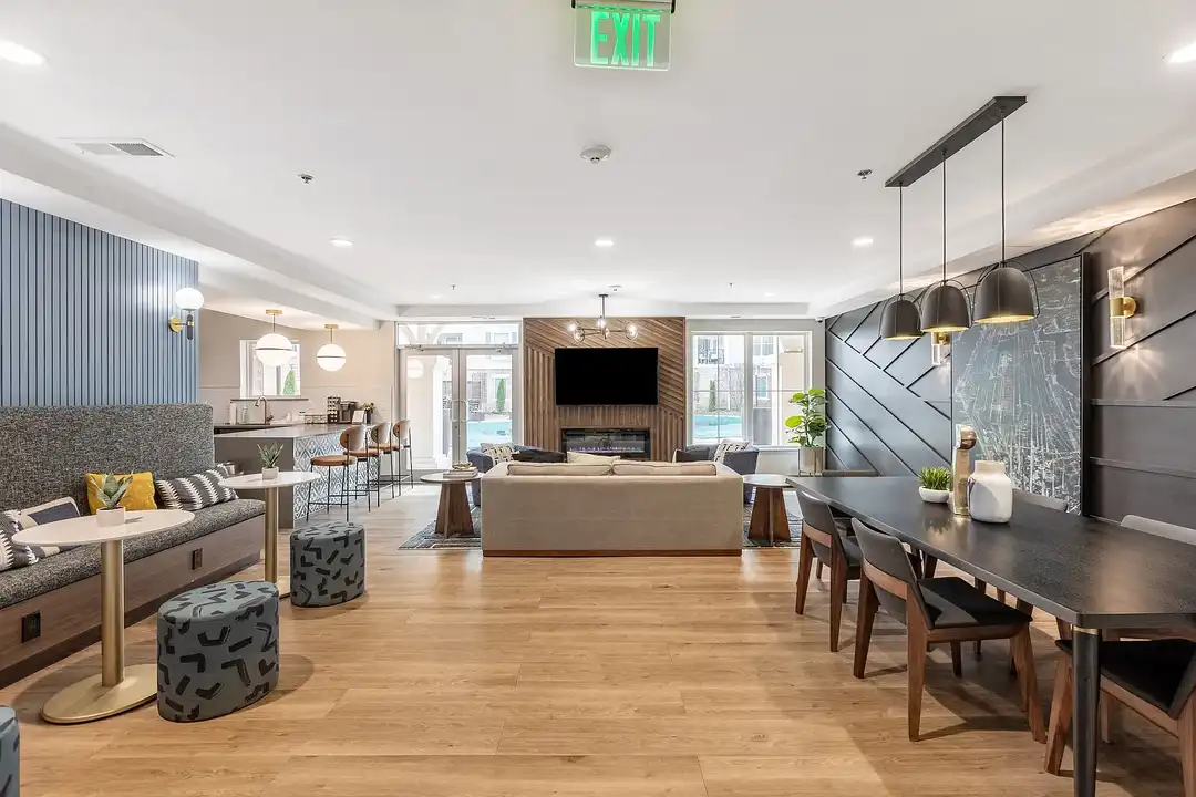 Sofi Gaslight Commons – photo 1 of 49