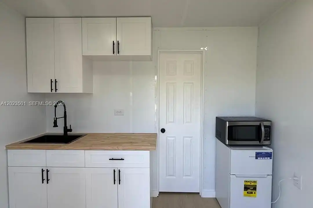Apartment in Homestead - View 2
