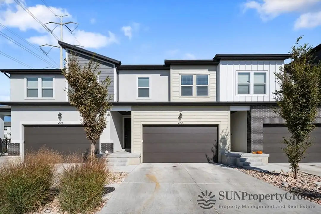 288 W 730 N – photo 1 of 19