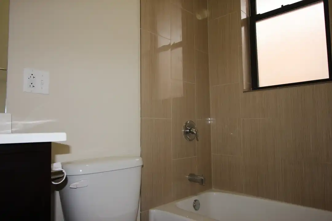 2450 W Augusta Blvd unit 1 - View 3