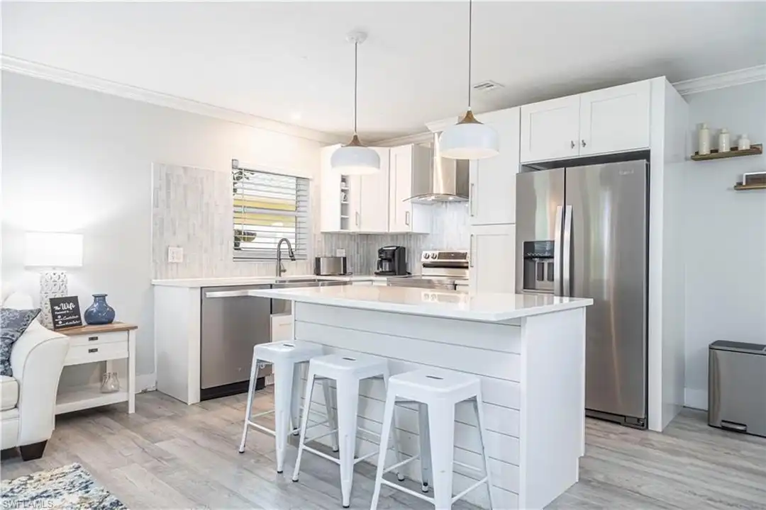 742 99th Ave N - View 5