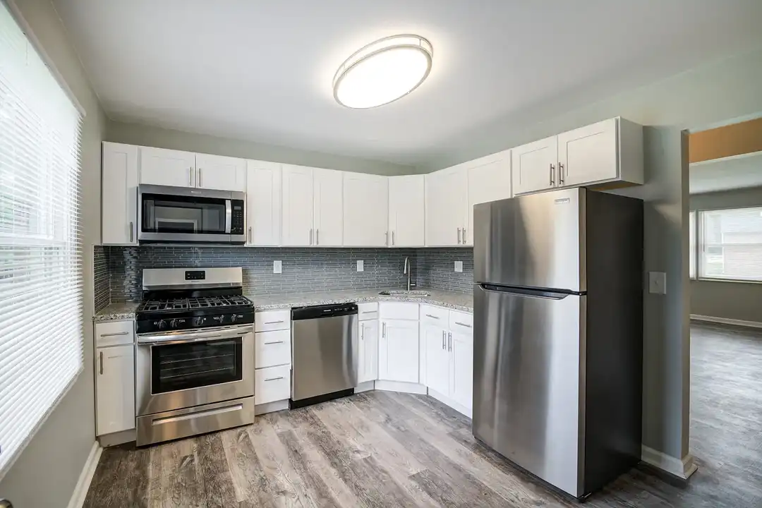 Woodcrest Apartment Homes – photo 1