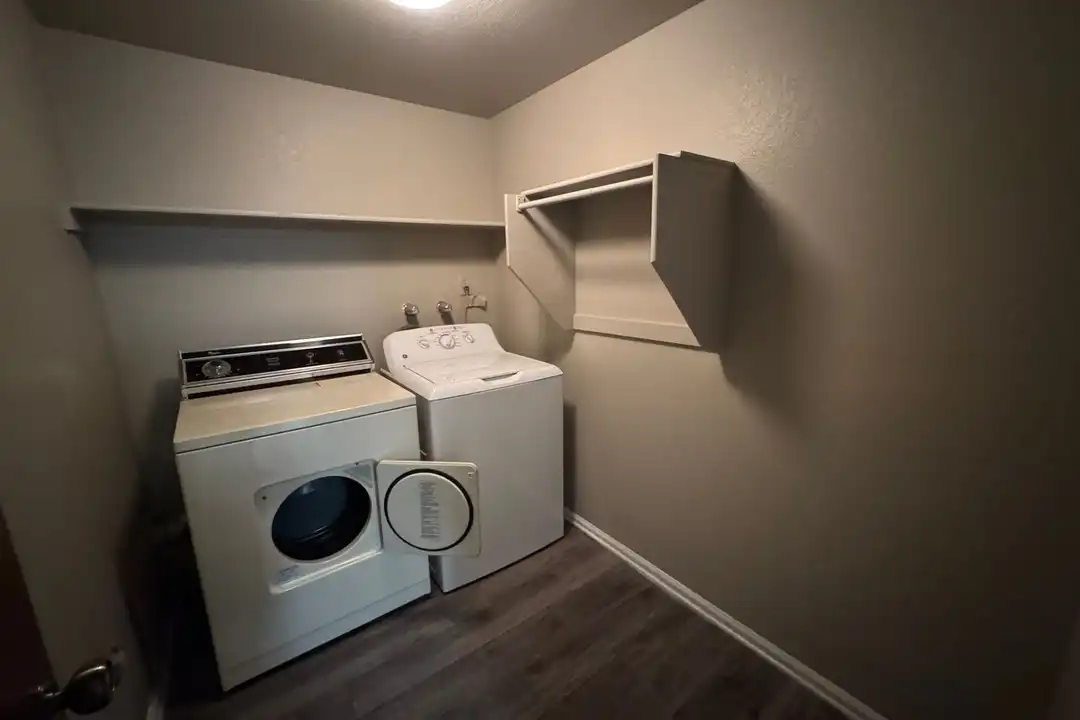 551 W Prentice Ave unit 103 - View 3