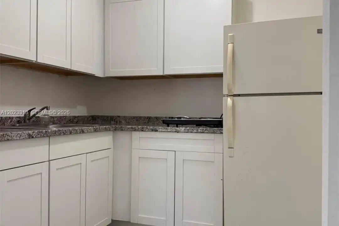 Apartment in Homestead - View 3