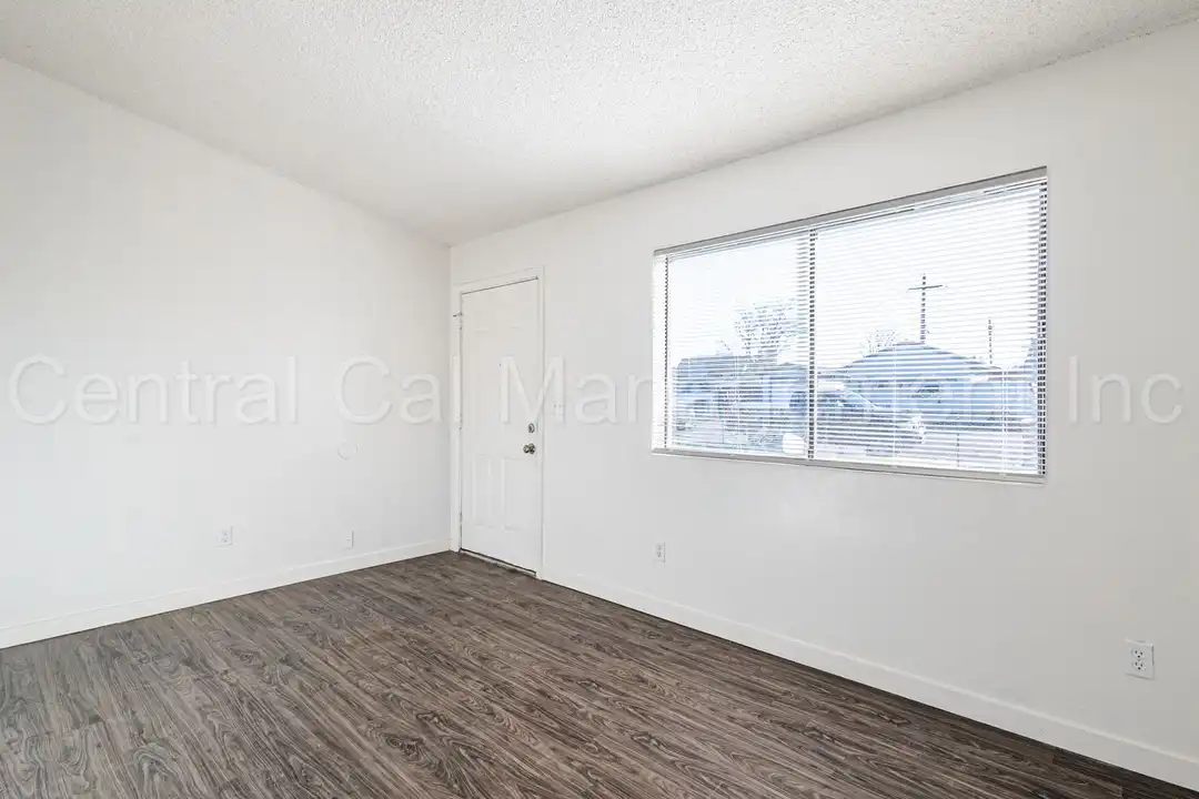 1905 McCray St - View 5
