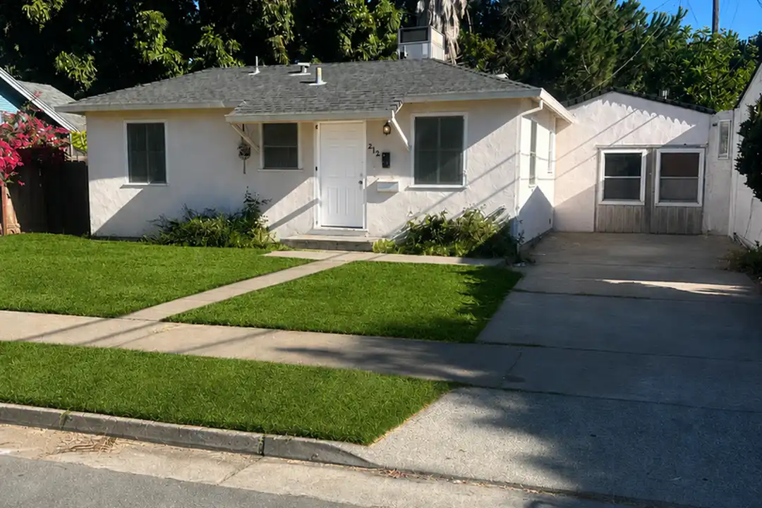 2121 Raymond Ave – photo 1