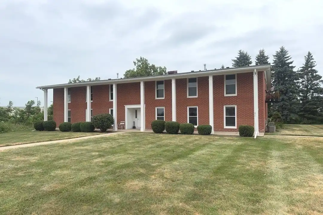 418 Beloit St #15 – photo 1 of 27