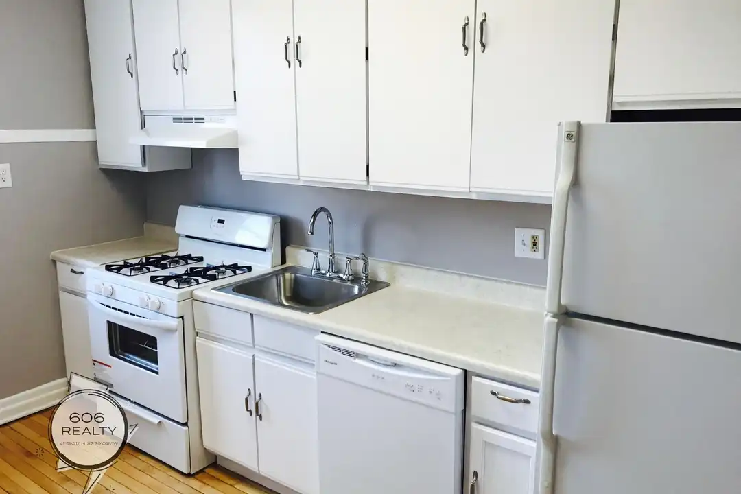 3932 N Keeler Ave unit 3932-1B - View 2