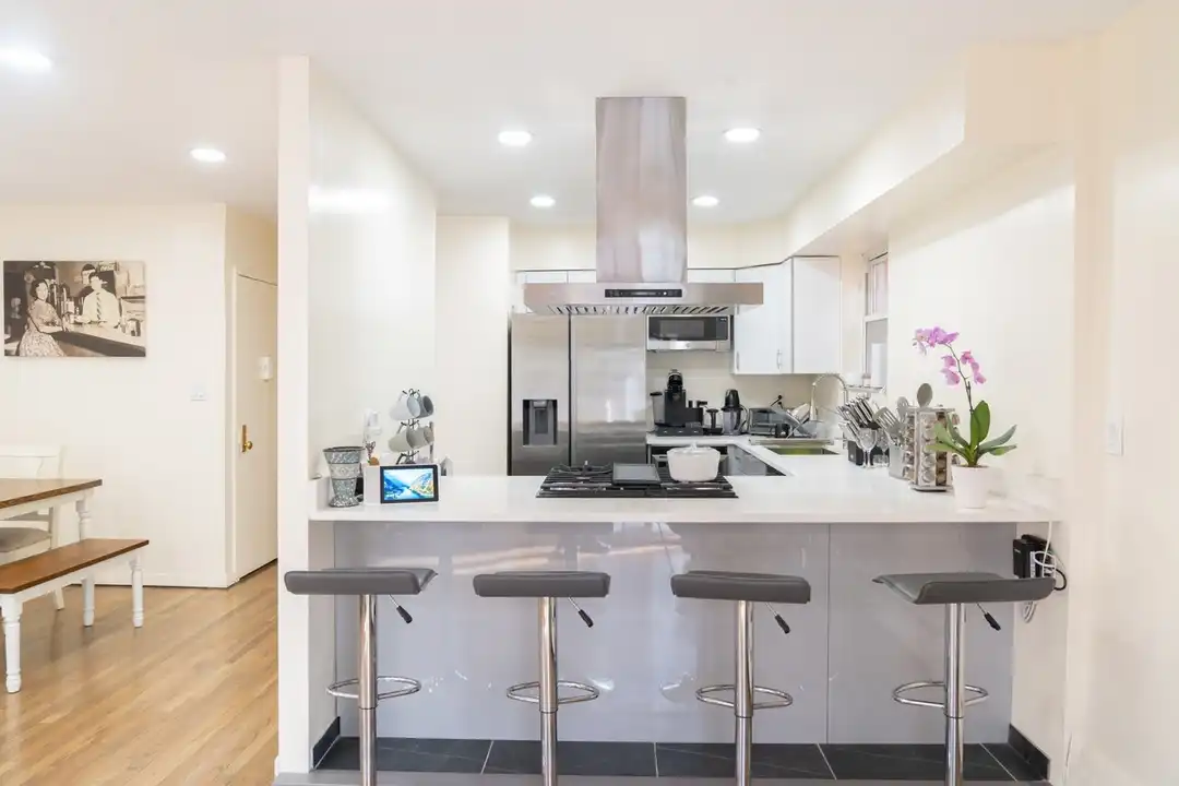 140-32 Franklin Ave unit 2 - View 2
