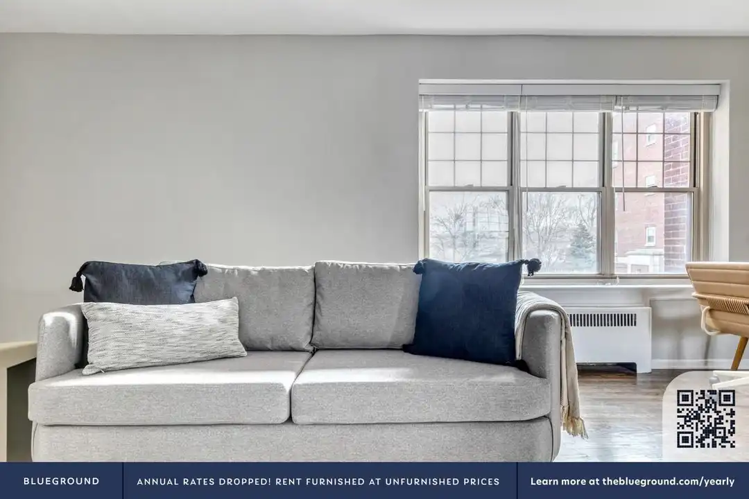 Apartment in Evanston - View 3