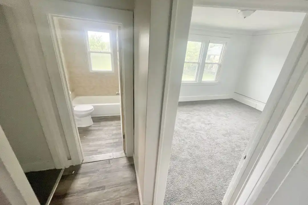 Apartment in Detroit, Wayne - View 3