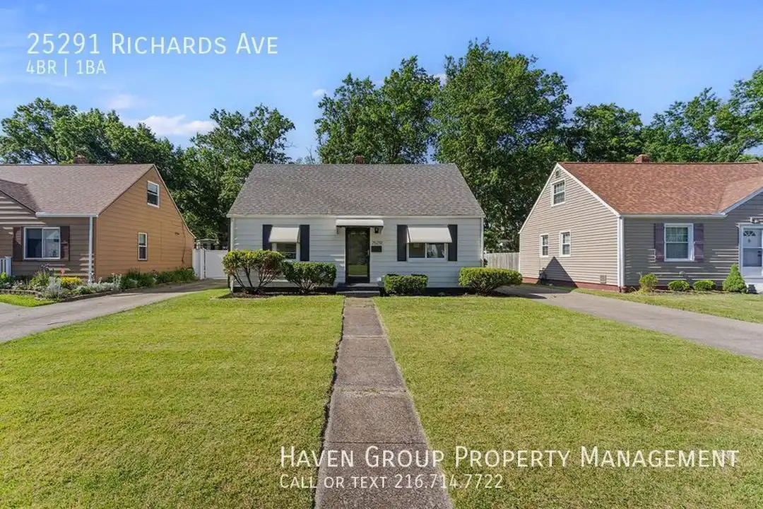 25291 Richards Ave – photo 1