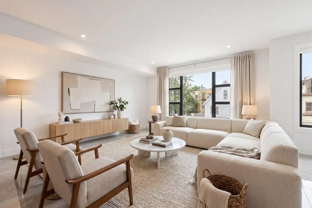 290 Griffith St unit 2 - View 2