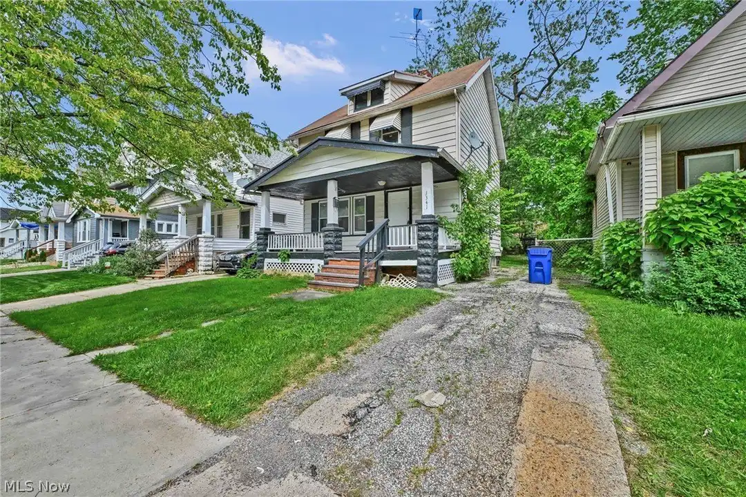 3341 E 145th St – photo 1