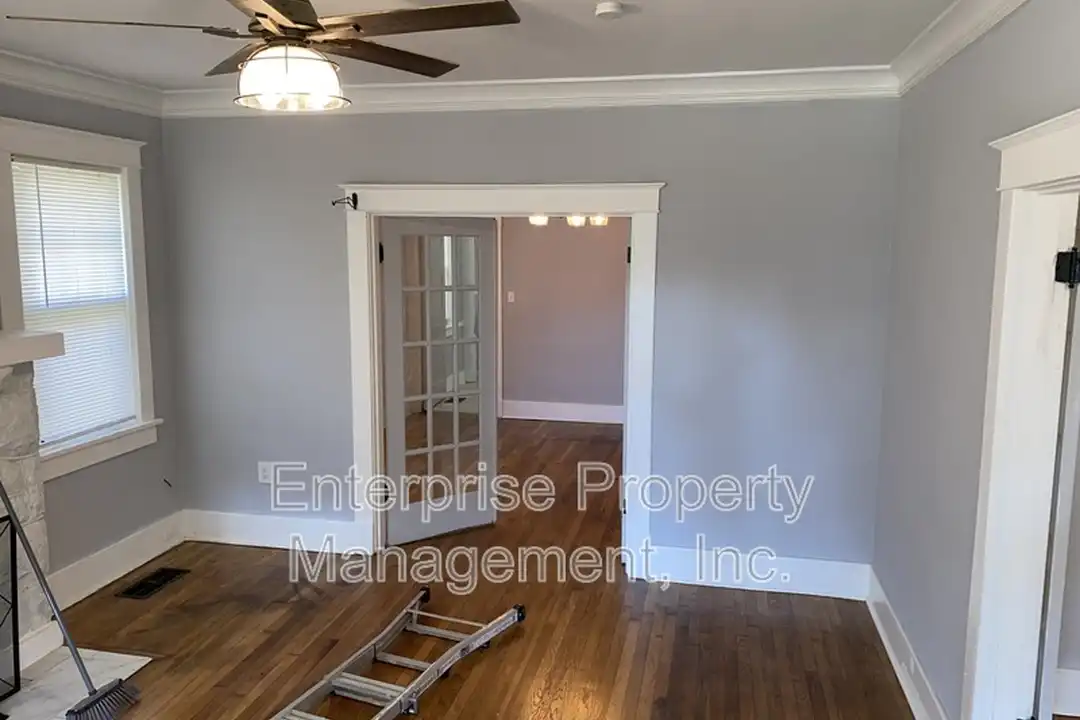 414 N Willett St - View 4
