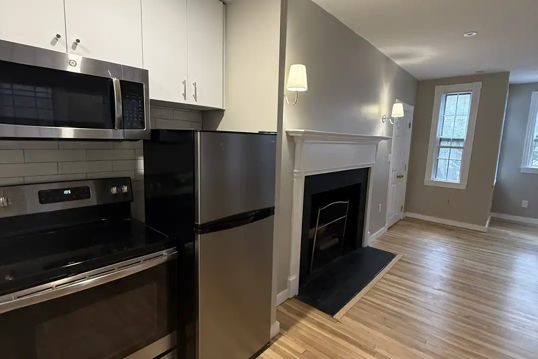 82 Phillips St unit #2 - View 5
