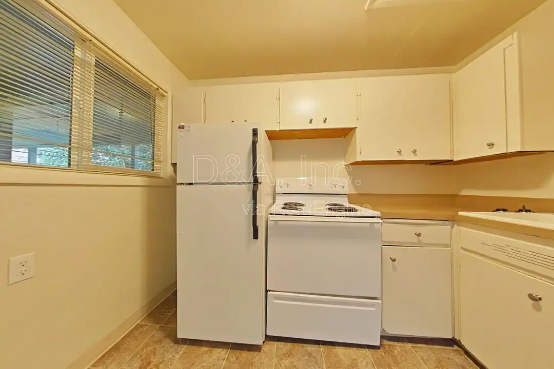 33808 SE Melody Ln unit Apt 3 - View 5