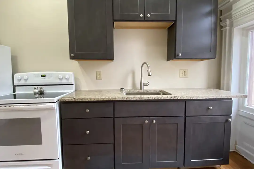 1051 W 4th St unit 2E - View 3