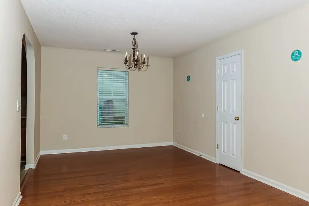 51 Valleyfield Dr - View 5