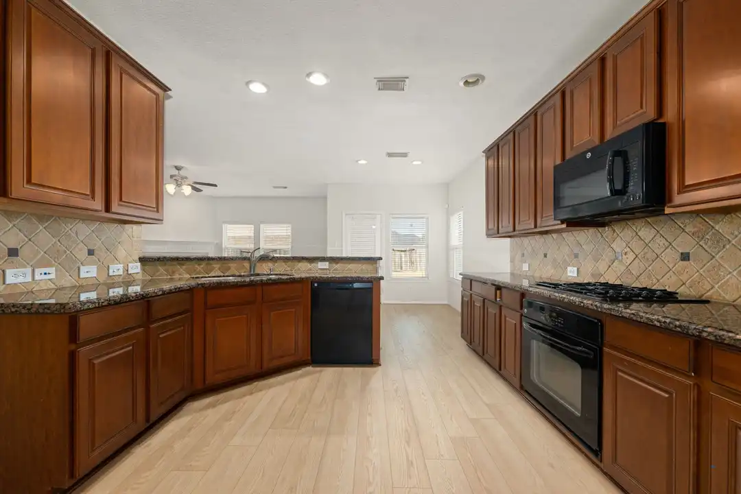 21426 Venture Park Dr - View 5