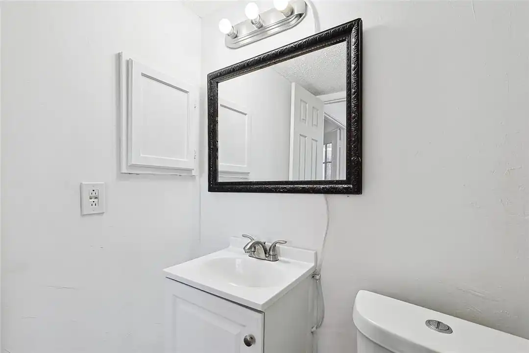 9839 Walnut St - More