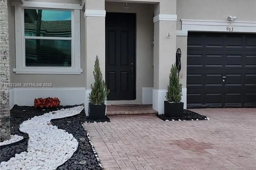 Apartment in Homestead - View 2
