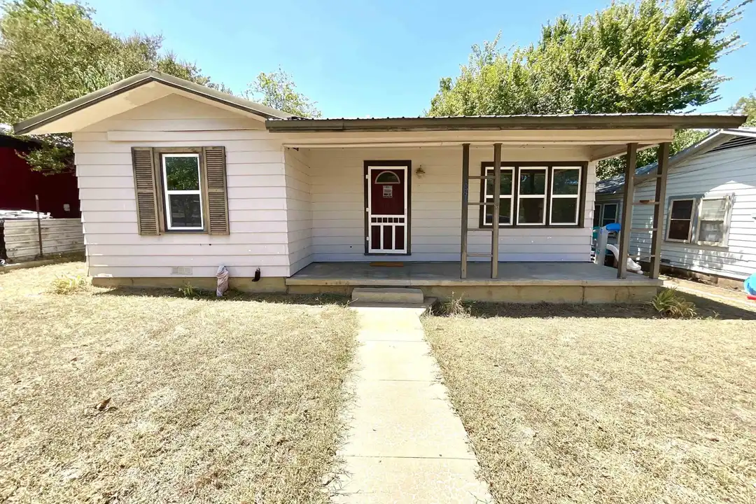 1007 Flag St – photo 1 of 17