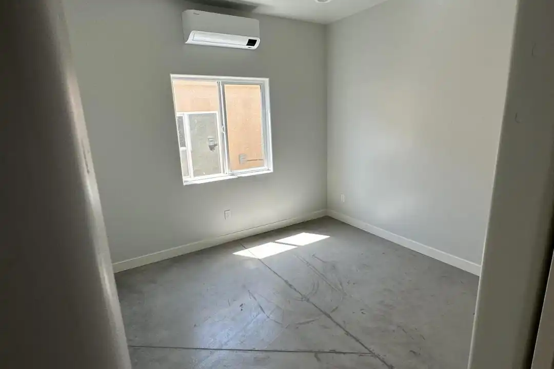 Apartment in Lake Havasu City - More