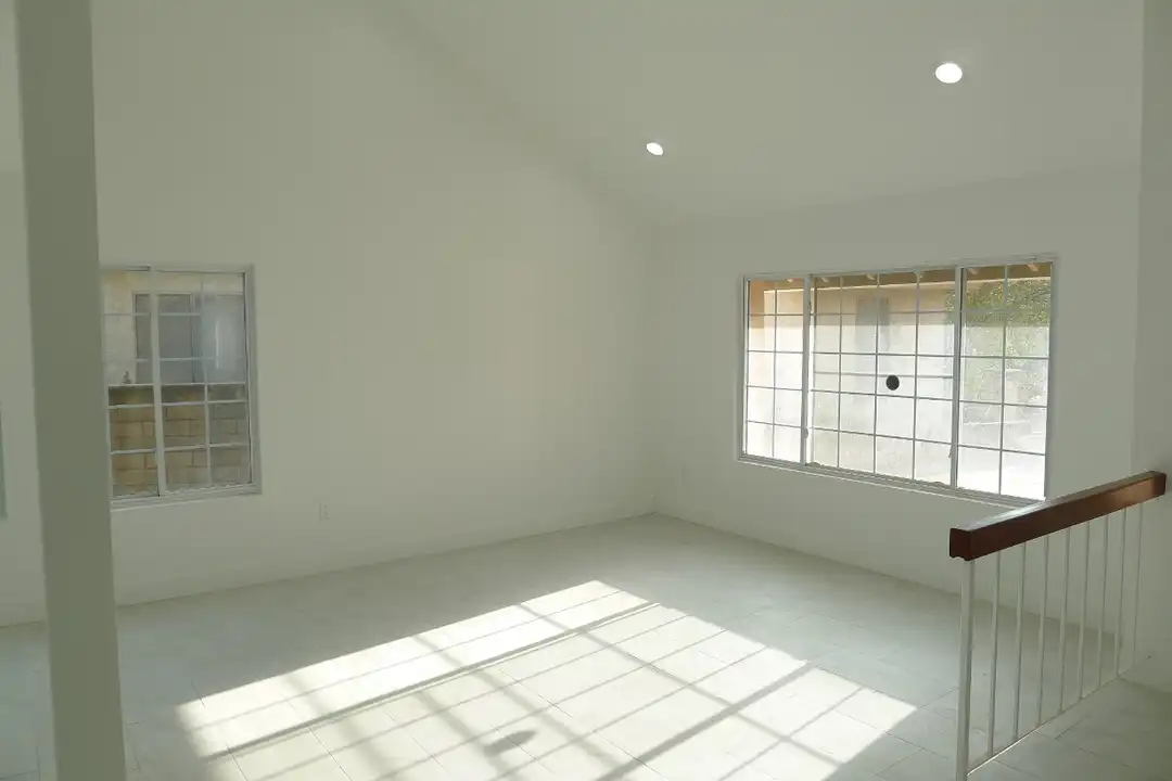 2623 E Maureen St - View 6