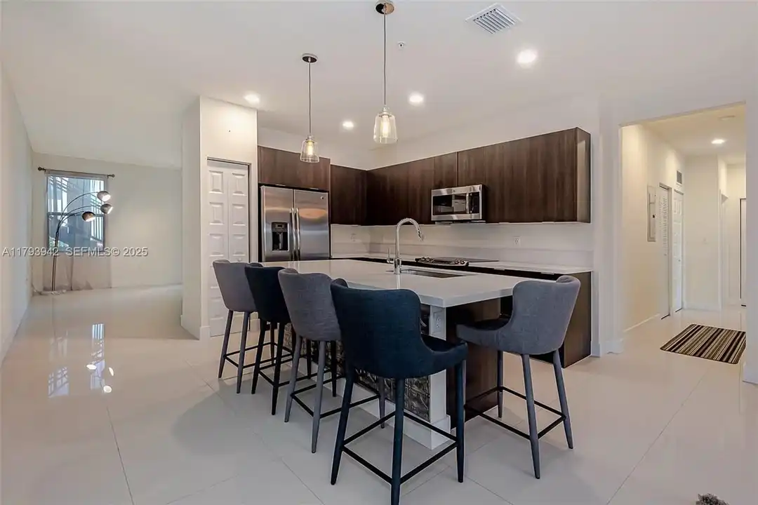 7809 NW 104th Ave unit 7 - View 4