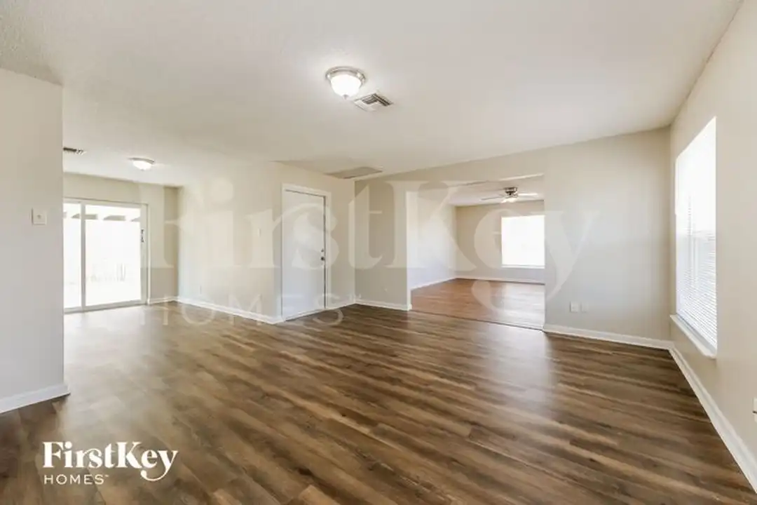 110 Dartmouth Dr NW - View 5