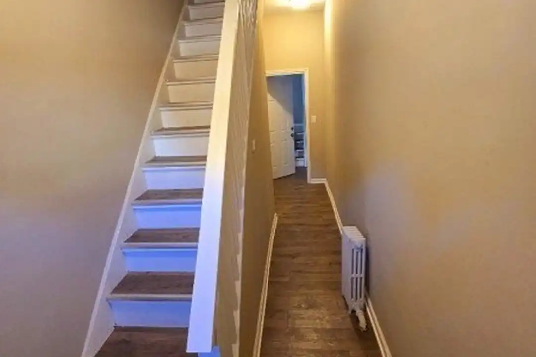 308 N 2nd St - View 2