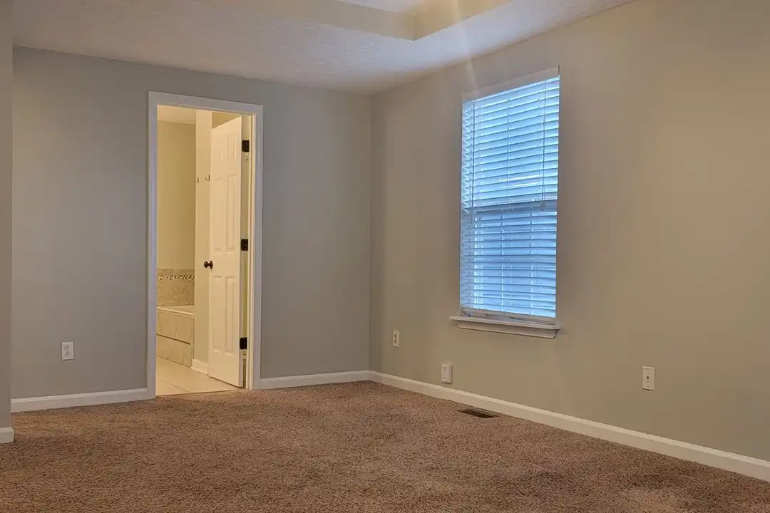 696 Liberty Hill Dr - View 5
