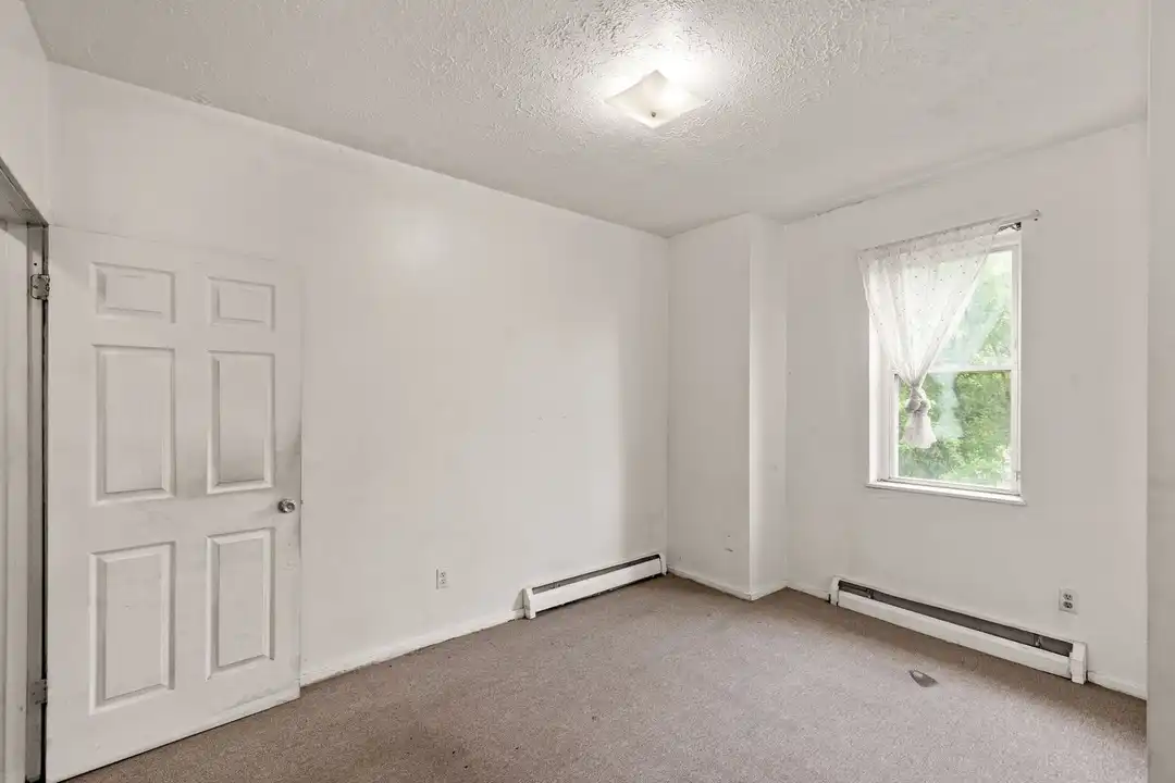 2232 Woodstock Ave unit 2232 Woodstock Avenue - Apt #1 - View 3