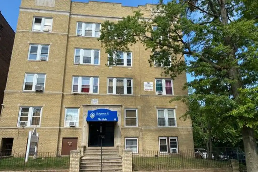 10 Summit St unit Apt 01 – photo 1
