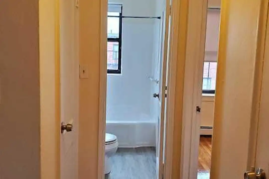15 Victory Rd - View 3