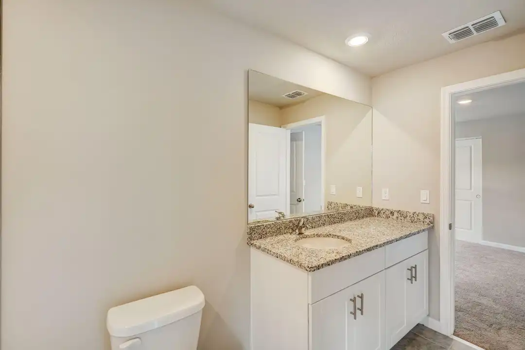 5728 SE Edgewater Cir - More