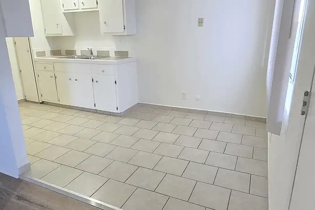 Apartment in El Monte - View 5