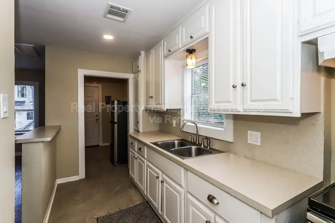 4715 Avenue P 1/2 unit 1/2 REAR - More