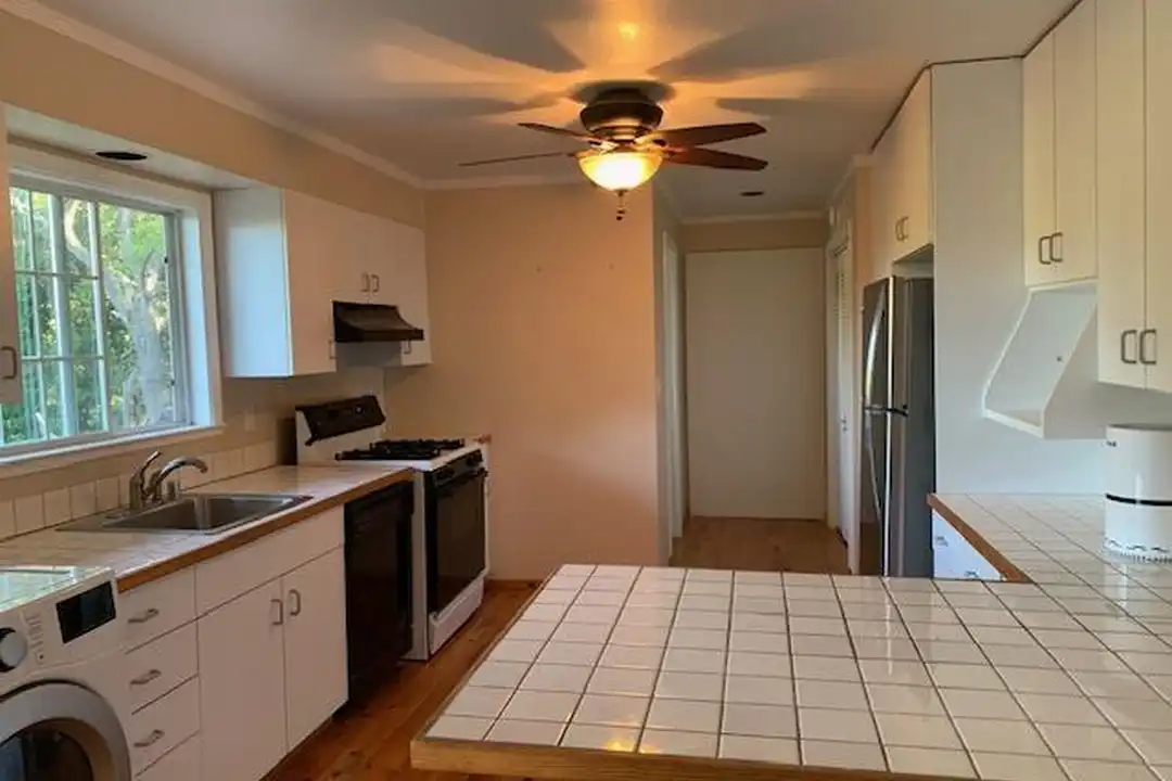 40 La Encinal unit B - View 4