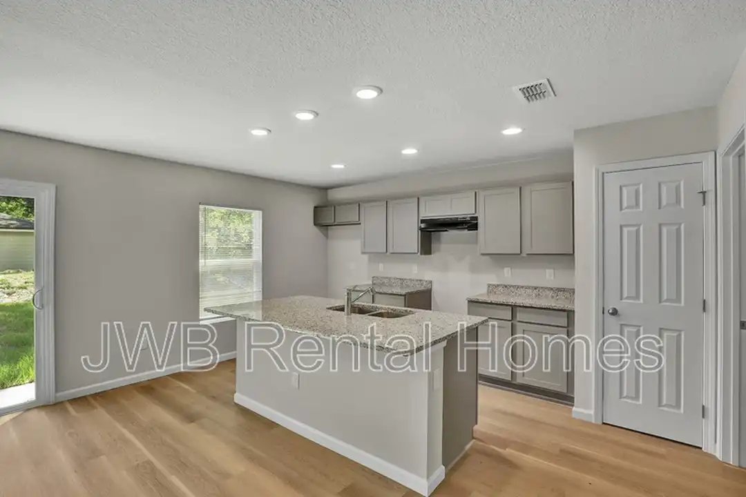 9141 12th Ave – pohled 3