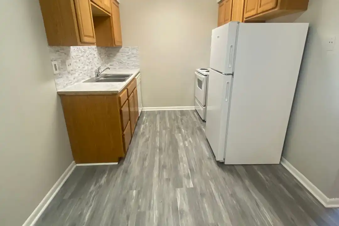 6838 Cantrell Rd unit K12 - View 3